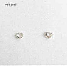 Load image into Gallery viewer, Jichoo Mini Earrings