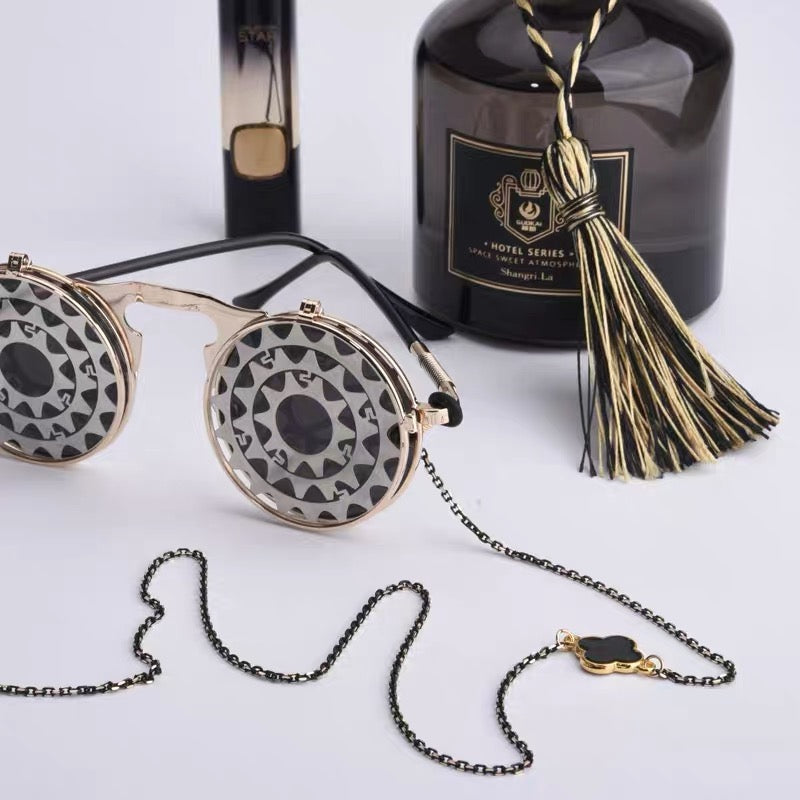 Clover Mask Strap & Glasses Chain