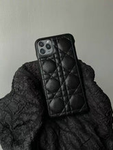 Load image into Gallery viewer, Black Swan iPhone case